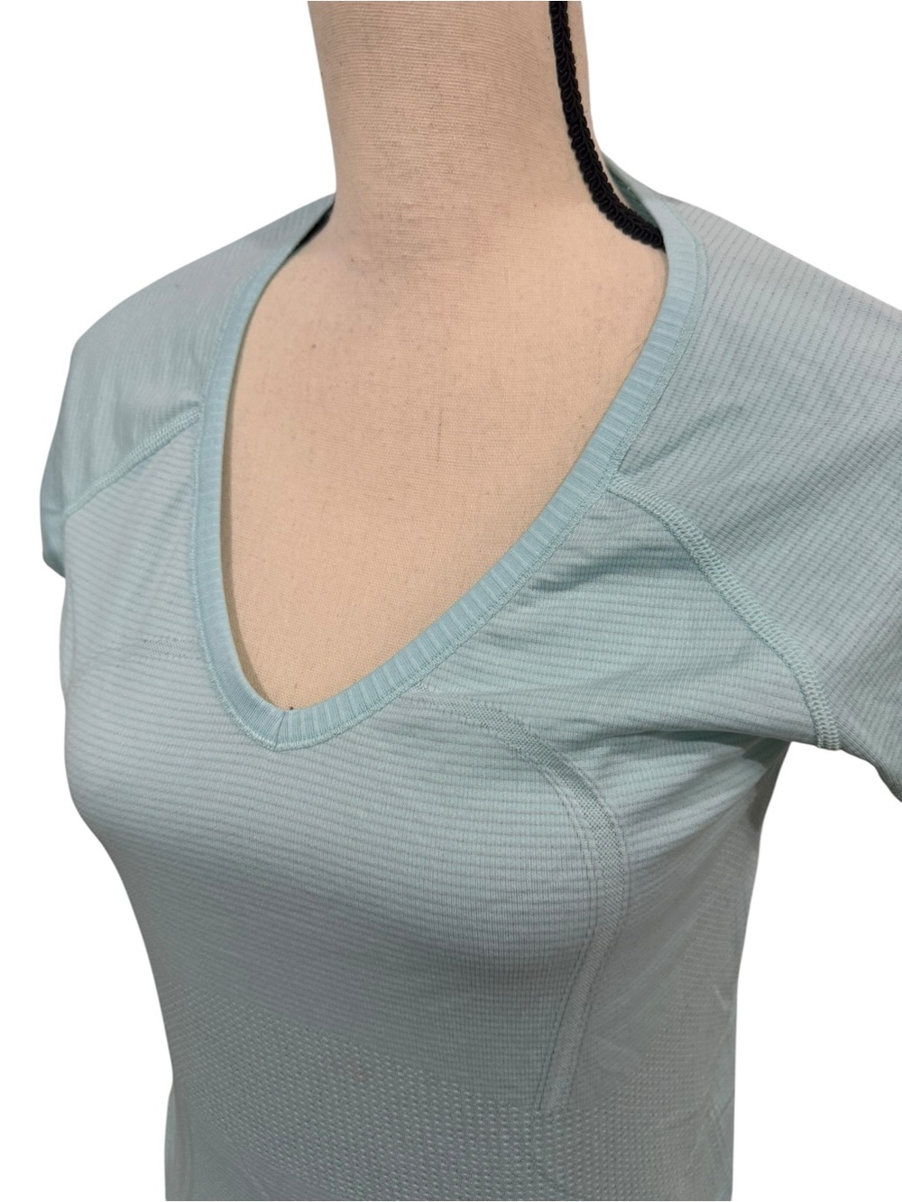 Lululemon Women’s Swiftly Tech Light Blue V-Neck Short Sleeve Top Size 10 - Picture 2 of 10